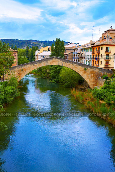 Estella bridge in Way of Saint James at Navarra Spain. Стоковое фото, агентство Ingram Publishing / Фотобанк Лори