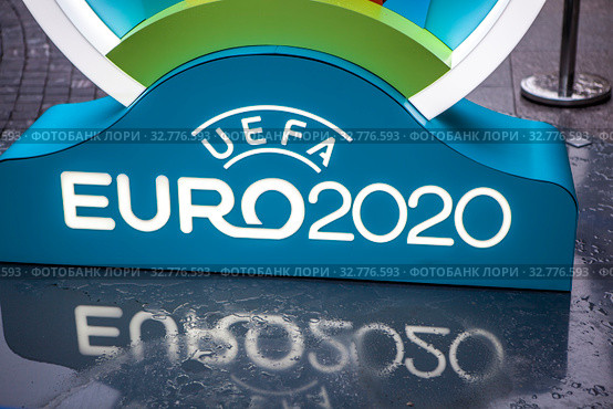 "Евро-2020" по футболу. Большая Морская улица. Санкт-Петербург (2019 год). Редакционное фото, фотограф Сергей Афанасьев / Фотобанк Лори