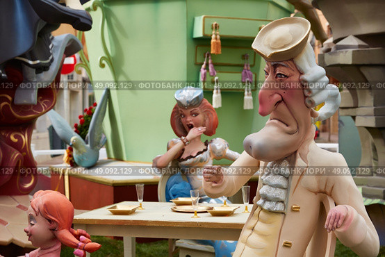 Fallas fest popular figures will burn in March 19 th night yearly. Стоковое фото, агентство Ingram Publishing / Фотобанк Лори