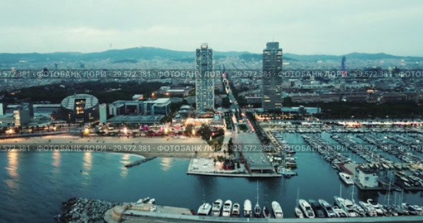 Famous Barceloneta beach on Mediterranean in Barcelona in night lights (2018 год). Редакционное видео, видеограф Яков Филимонов / Фотобанк Лори
