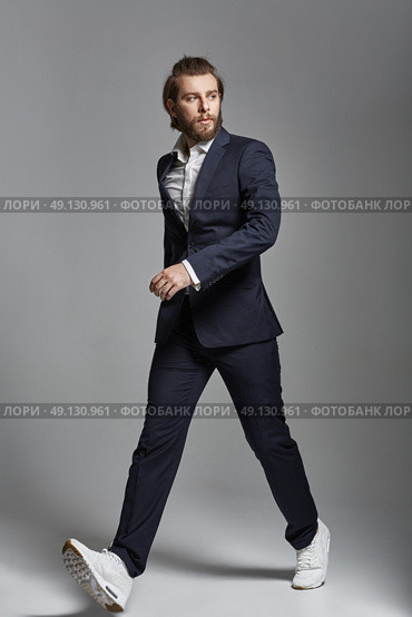 Fashion shot of a really handsome businessman . Стоковое фото, агентство Ingram Publishing / Фотобанк Лори