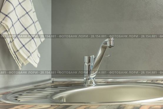 Faucet in kitchen. Стоковое фото, фотограф Ольга Сапегина / Фотобанк Лори