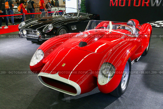 Ferrari 250 Testa Rossa Spider Scaglietti (2019 год). Редакционное фото, фотограф Art Konovalov / Фотобанк Лори