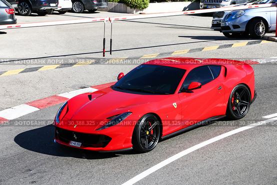 Ferrari 812 Superfast (2019 год). Редакционное фото, фотограф Art Konovalov / Фотобанк Лори