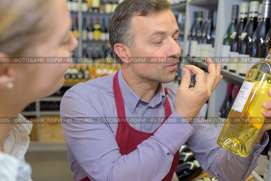 finest wine in the shop. Стоковое фото, агентство Ingram Publishing / Фотобанк Лори