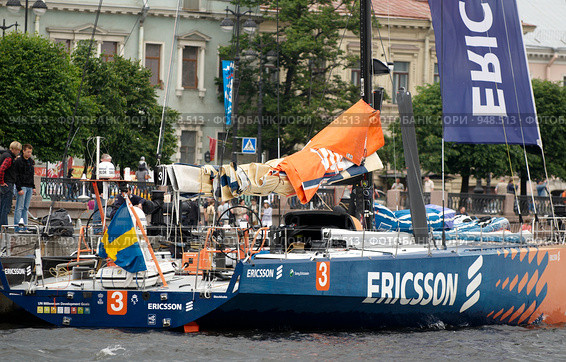 Финиш кругосветной регаты Volvo Ocean Race 2009 в Санкт-Петербурге. Россия. Яхта Ericsson 3. Редакционное фото, фотограф Алексей Зарубин / Фотобанк Лори