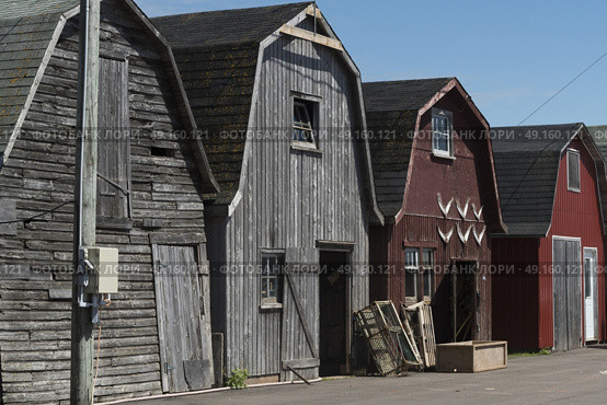 Fishing sheds at harbor, Lot 18, Prince County, Prince Edward Island, Canada. Стоковое фото, агентство Ingram Publishing / Фотобанк Лори