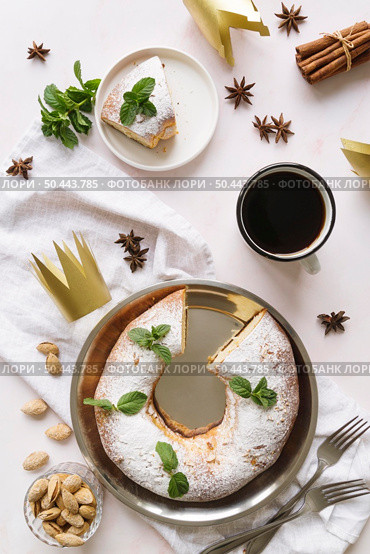 flat lay epiphany day desserts. Стоковое фото, агентство Ingram Publishing / Фотобанк Лори