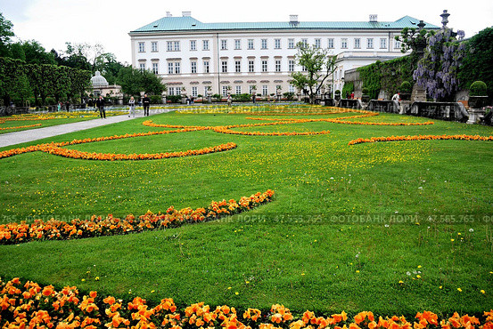 Flower bade in the Park. Salzburg, Austria (2012 год). Редакционное фото, фотограф Александр Карпенко / Фотобанк Лори