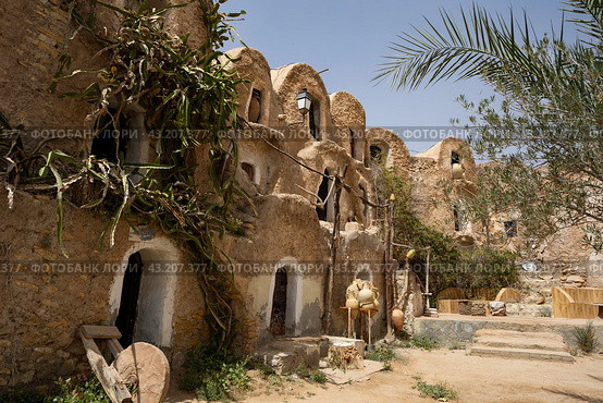 Fortified village with houses and granaries, sights of Tunisia. Ksar of Medenine, Berber, Tataouine. Стоковое фото, фотограф Яков Филимонов / Фотобанк Лори