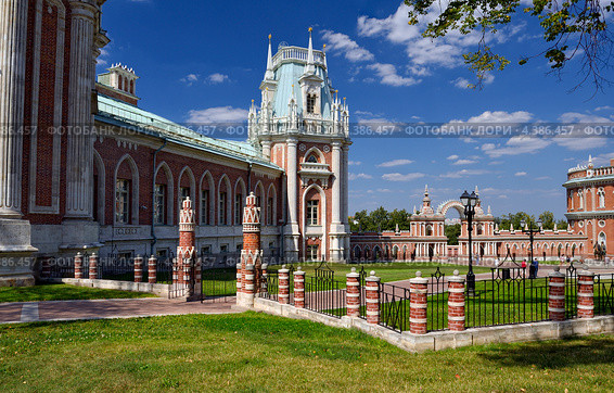 Фрагмент Большого Царицынского дворца (2012 год). Редакционное фото, фотограф Алексей Голованов / Фотобанк Лори