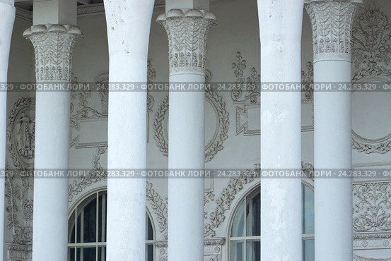 Фрагмент фасада павильона "Транспорт". ВВЦ (ВДНХ) (2012 год). Редакционное фото, фотограф Oles Kolodyazhnyy / Фотобанк Лори