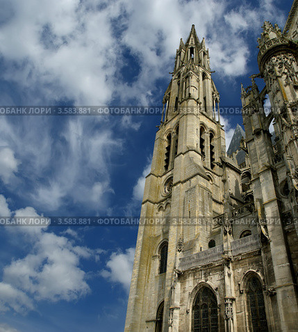 Фрагмент кафедрального собора (Notre Dame), Пикардия, Франция (2012 год). Стоковое фото, фотограф Владимир Журавлев / Фотобанк Лори