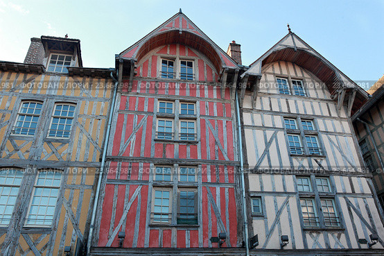 Франция. Шампань. Город Труа (Troyes). Квартал фахверковых домов (2016 год). Стоковое фото, фотограф Татьяна Лата / Фотобанк Лори