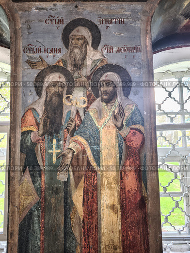 Фреска со святыми Исайей, Леонтием и Игнатием на стене церкви Димитрия на Крови, Углич. Редакционное фото, фотограф Мария Сергеева / Фотобанк Лори