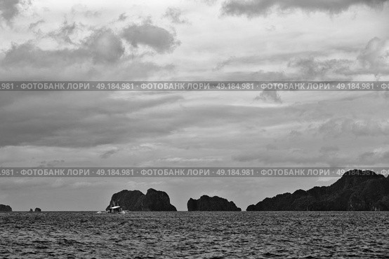 from a boat  in  philippines  snake island near el nido palawan beautiful panorama coastline sea and rock . Стоковое фото, агентство Ingram Publishing / Фотобанк Лори