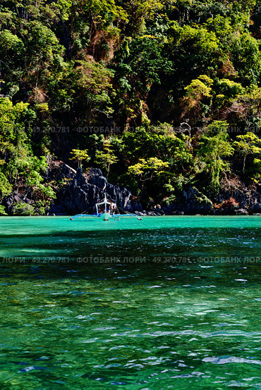 from a boat  in  philippines  snake island near el nido palawan beautiful panorama coastline sea and rock . Стоковое фото, агентство Ingram Publishing / Фотобанк Лори