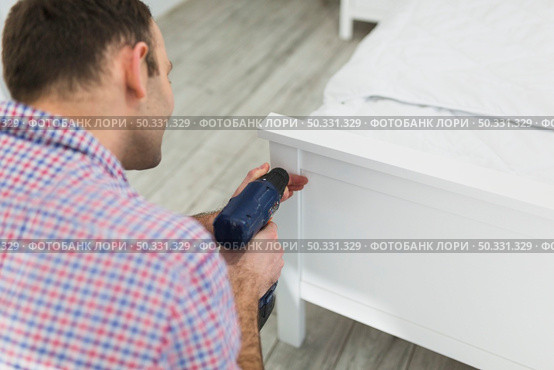 from ma assembling bed. High resolution photo. from ma assembling bed. High quality photo. Стоковое фото, агентство Ingram Publishing / Фотобанк Лори