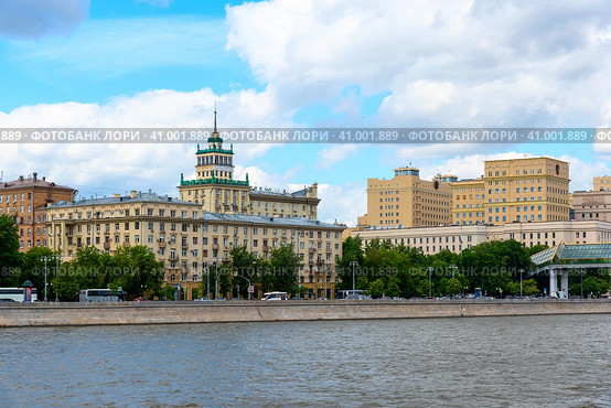 Фрунзенская набережная. Москва (2019 год). Редакционное фото, фотограф Александр Щепин / Фотобанк Лори
