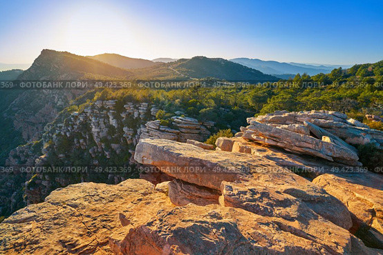 Garbi peak sunset at Calderona Sierra of Valencia at spain. Стоковое фото, агентство Ingram Publishing / Фотобанк Лори