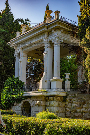 Gazebo. Pushkinskaya Street. Yalta. Crimea 2024. Стоковое фото, фотограф Анна Кривицкая / Фотобанк Лори