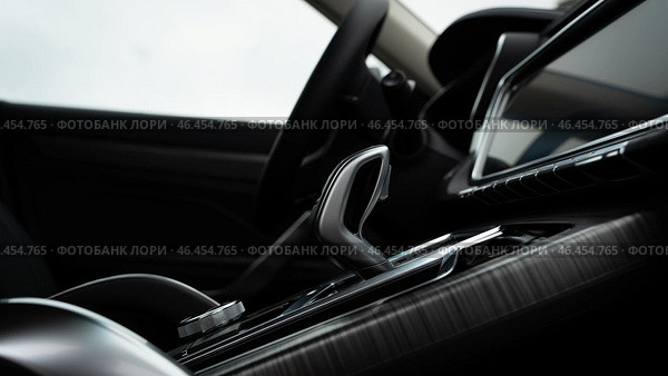 Gearshift selector or jestik in a modern car. Стоковое фото, фотограф Igor Skripachev / Фотобанк Лори