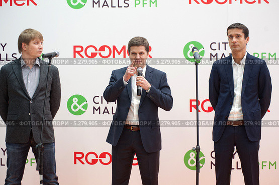 Генеральный директор компании City&Mall PFM Алексей Емельянов произносит речь на открытии крупнейшего в Москве мебельного центра Roomer (2013 год). Редакционное фото, фотограф Сайганов Александр / Фотобанк Лори