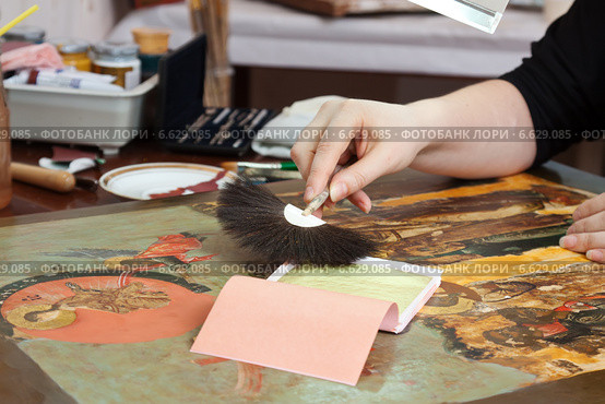 gilding of ancient icon. Стоковое фото, фотограф Яков Филимонов / Фотобанк Лори