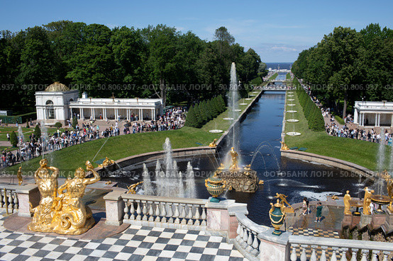 Главный фонтан Петродворца. Редакционное фото, фотограф Дмитрий Неумоин / Фотобанк Лори