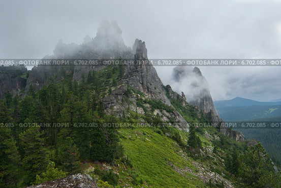 Гора в тумане. Стоковое фото, фотограф Nikitin / Фотобанк Лори