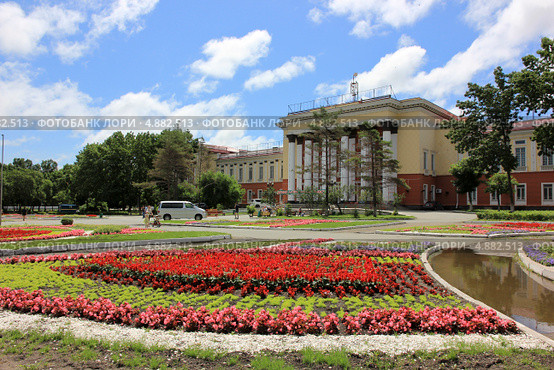 Город Артем, Дворец Культуры Угольщиков (2013 год). Редакционное фото, фотограф Римма Тельнова / Фотобанк Лори