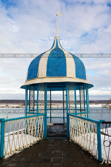 Город Бронницы. Беседка у Бельского озера (2012 год). Стоковое фото, фотограф Сергей Лаврентьев / Фотобанк Лори