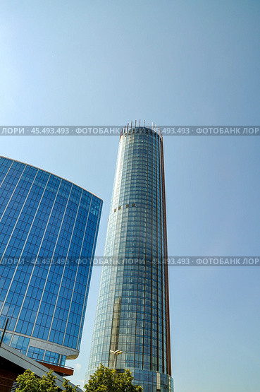 Город Екатеринбург. Башня "Исеть" (2016 год). Редакционное фото, фотограф Александр Тараканов / Фотобанк Лори
