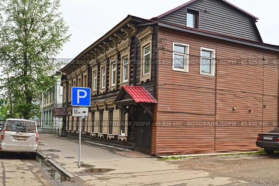 Город Иркутск. Гостиница "Усадьба 50".  Улица Дзержинского, дом 50 (2024 год). Стоковое фото, фотограф Александр Тараканов / Фотобанк Лори