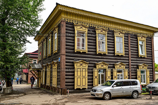 Город Иркутск. Улица Дзержинского, дом 48 (Бывший доходный дом Соколовского), 1890 год (2024 год). Стоковое фото, фотограф Александр Тараканов / Фотобанк Лори