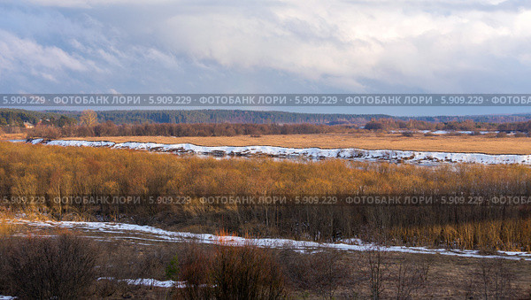Город Кологрив. Вид на реку Унжу (2014 год). Стоковое фото, фотограф Сергей Лаврентьев / Фотобанк Лори