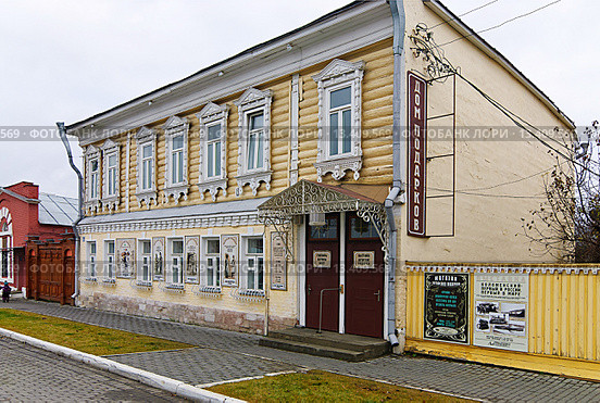Город Коломна. Дом подарков (2015 год). Редакционное фото, фотограф Зобков Юрий / Фотобанк Лори