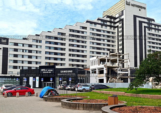 Город Красноярск. Общественно-деловой центр Метрополь (2024 год). Редакционное фото, фотограф Александр Тараканов / Фотобанк Лори