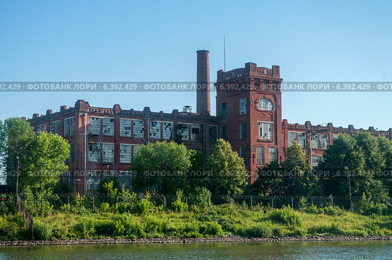 Город Наволоки. Здание ООО «ХБК Навтекс» (2014 год). Стоковое фото, фотограф Денис Шароватов / Фотобанк Лори