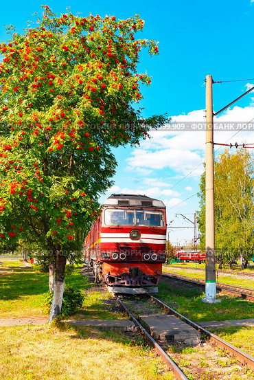 Город Ожерелье. Эксплуатационное локомотивное депо. Тепловоз ТЭП70 (2012 год). Редакционное фото, фотограф Зобков Юрий / Фотобанк Лори