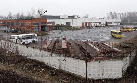 Город Рыбинск, территория автоколонны (2015 год). Стоковое фото, фотограф Дмитрий Неумоин / Фотобанк Лори