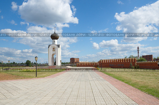Город Ржев, Тверская область. Мемориальное советское военное кладбище (2015 год). Стоковое фото, фотограф Елена Коромыслова / Фотобанк Лори