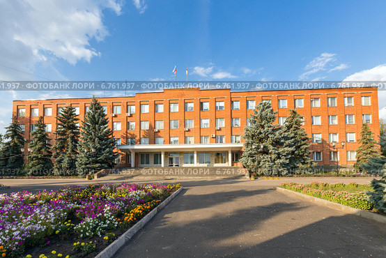Город Сердобск. Пензенская область. Здание администрации (2014 год). Стоковое фото, фотограф Сергей Лаврентьев / Фотобанк Лори