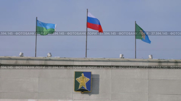 Город Сургут зимой. Здание администрации Сургутского района. Surgut city in winter. Surgut District Administration Building. (2022 год). Редакционное видео, видеограф Евгений Романов / Фотобанк Лори