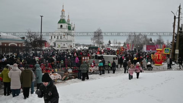 Город Ялуторовск. Празднование Масленицы на Сретенской площади. Редакционное видео, видеограф Александр Тараканов / Фотобанк Лори