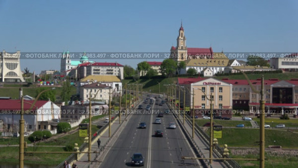 Городской пейзаж солнечным апрельским днем. Гродно, Белоруссия (2019 год). Редакционное видео, видеограф Виктор Карасев / Фотобанк Лори