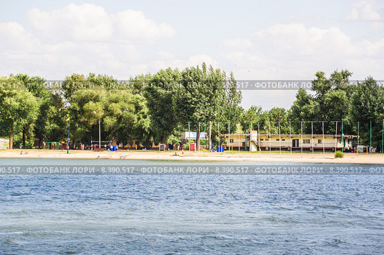 Городской пляж на левом берегу Дона в Ростове-на-Дону (2015 год). Стоковое фото, фотограф Алёшина Оксана / Фотобанк Лори