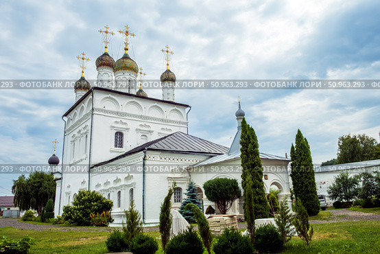 Gorokhovets, Vladimirskaya Oblast, Russia - 07.19.2025. Sretensky Convent with Scenic View. Редакционное фото, фотограф Ольга Губская / Фотобанк Лори