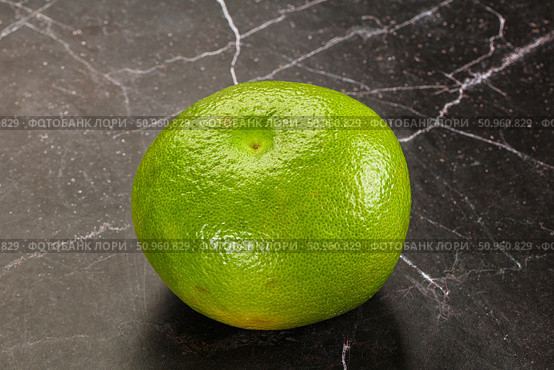 Green ripe fruit sweetie citrus. Стоковое фото, фотограф Андрей Старостин / Фотобанк Лори