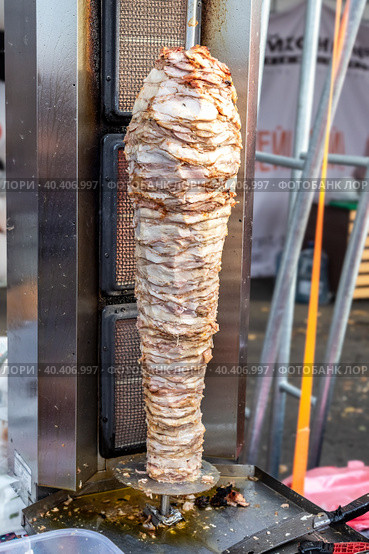 Grilled chicken kebab or shawarma is a fast food. Стоковое фото, фотограф FotograFF / Фотобанк Лори